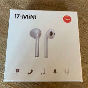 i7 mini wireless Bluetooth earbuds w/charging case